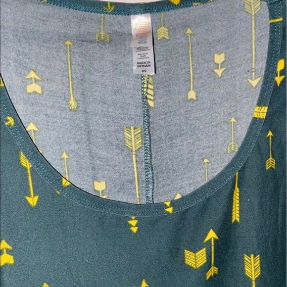 LulaRoe Top - Picture 2 of 2